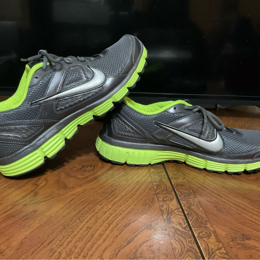 Men’s size 20.5